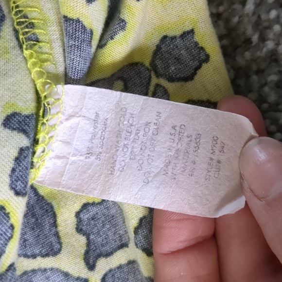 Brand new neon crop top - Picture 3 of 4